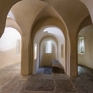 Tourisme Lons-le-Saunier Jura : crypte église Saint-Désiré