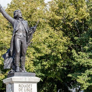 Tourisme Lons-le-Saunier Jura : statue Rouget de Lisle