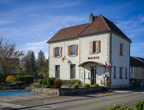 Tourisme Lons-le-Saunier Jura : Mairie de Vevy