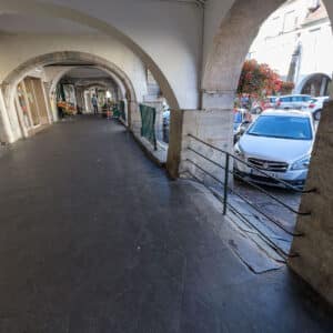 Tourisme Lons-le-Saunier Jura : Lons-le-Saunier et ses arcades