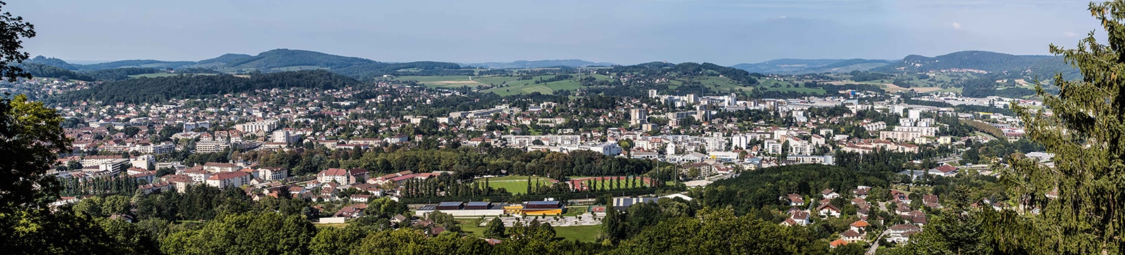 Tourisme Lons-le-Saunier Jura : vue panoramique sur Lons-le-Saunier