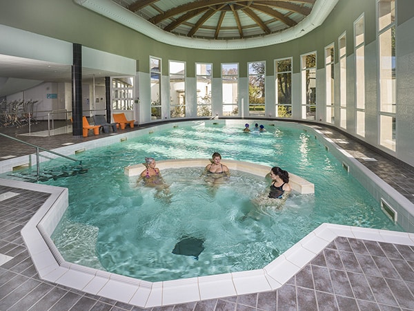 Tourisme Lons-le-Saunier Jura : Spa Thermal piscine, Thermes Lons-le-Saunier