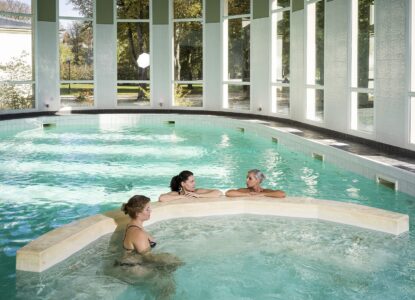 Tourisme Lons-le-Saunier Jura : Spa Thermal piscine, Thermes Lons-le-Saunier