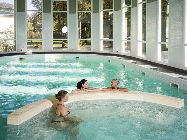 Tourisme Lons-le-Saunier Jura : Spa Thermal piscine, Thermes Lons-le-Saunier