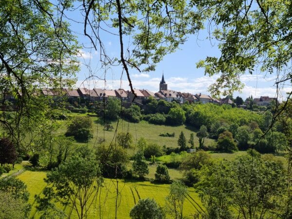 Tourisme Lons-le-Saunier Jura : vue sur le village de Montaigu