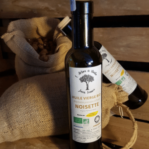 Tourisme Lons-le-Saunier Jura : huile de noisette - Arbre à Huile